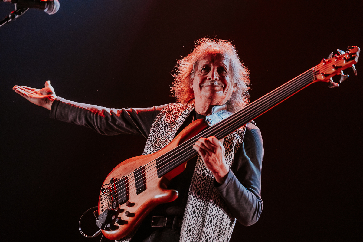 Un gran concierto de jazz nos espera este 14 de septiembre en <a href="/teatro_NESCAFE/">TEATRO NESCAFÉ DE LAS ARTES</a>: <a href="/melissaaldana/">Melissa Aldana-Blue Note Artist</a> y <a href="/holmantrio/">HOLMAN TRÍO</a>. Ritmos binarios y terciarios, música de las estrellas y música de la tierra, con dos de los mejores exponentes en el saxo y el bajo, junto a grandes músicos. Sigue >>