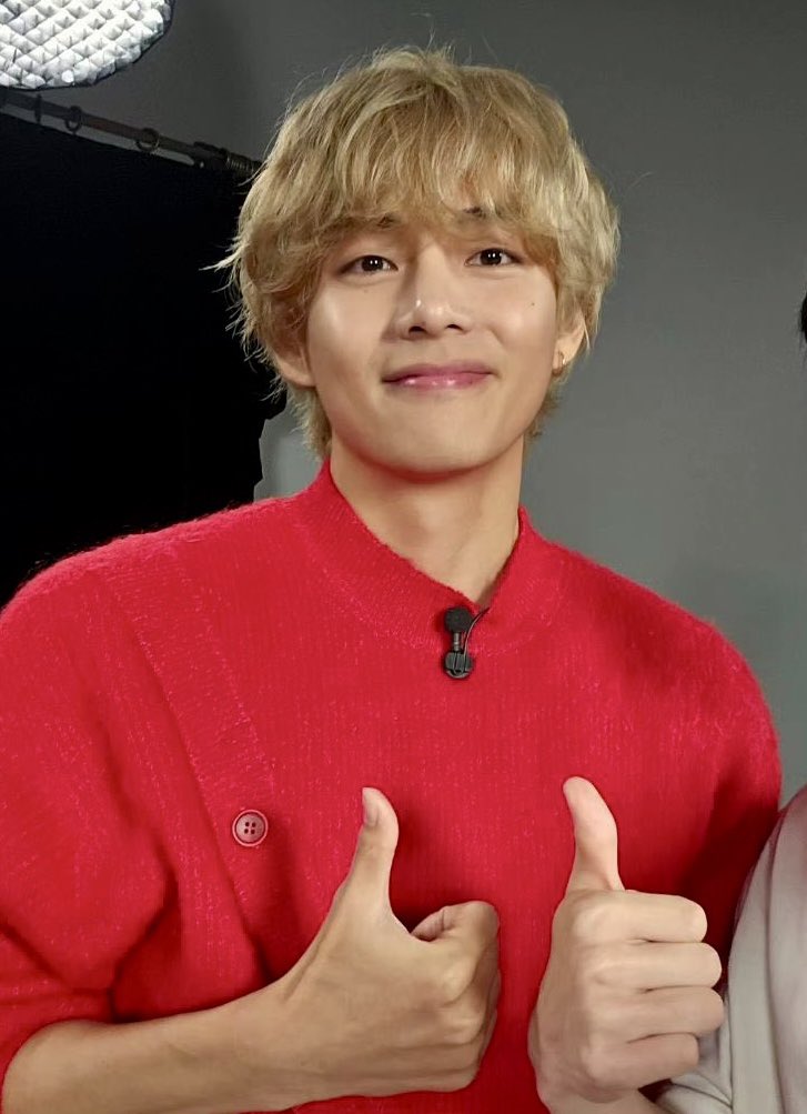 DailylofV's tweet photo. KIM TAEHYUNG 🥺❤️ https://t.co/F4iaL2Th3p