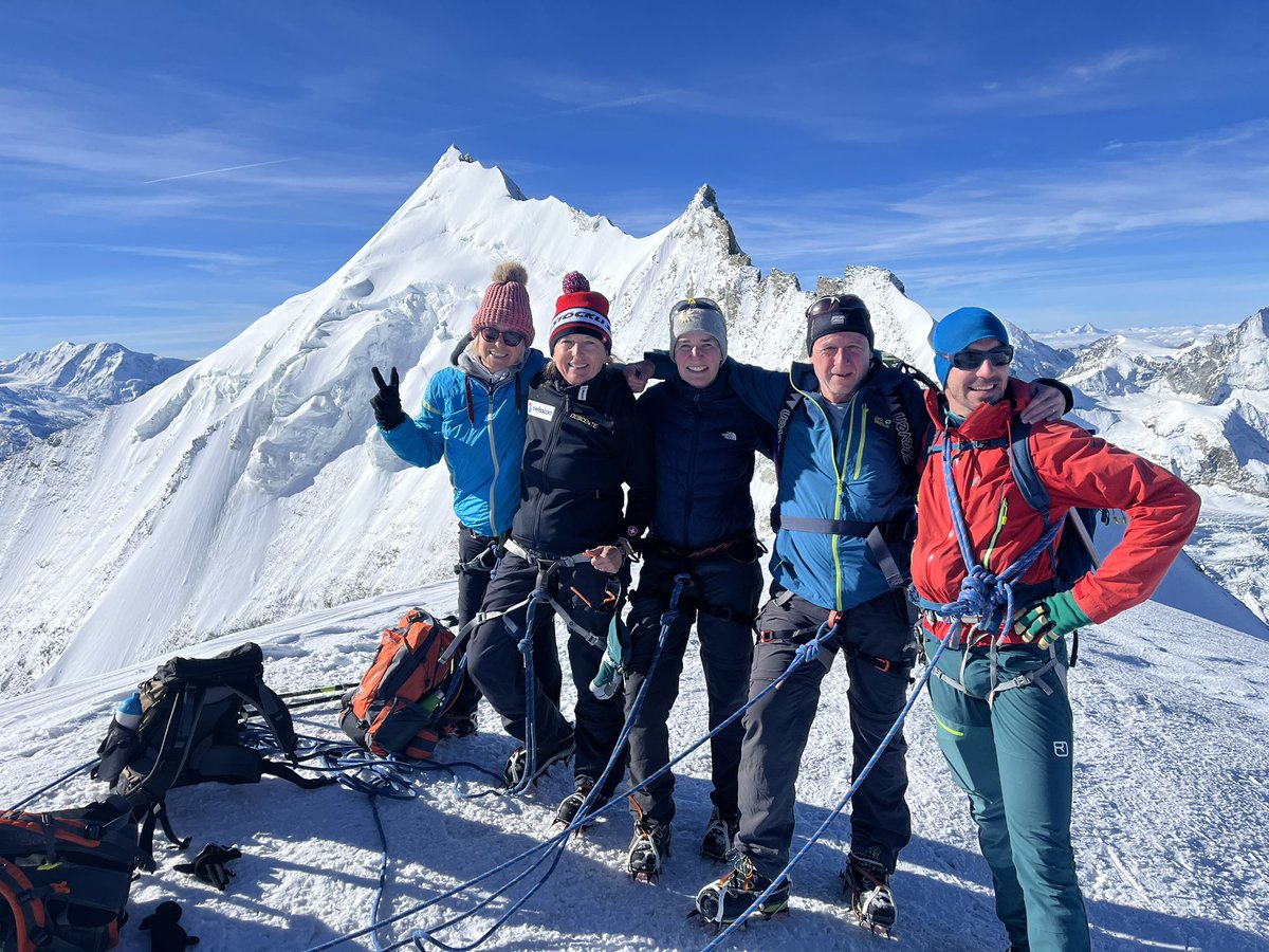 conrad_seraina's tweet photo. Auf dem Bishorn - herrlich und anstrengend https://t.co/TOLbIPIZMj