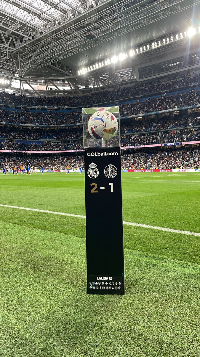 Madridismoreal's tweet photo. Consigue el balón con el que Jude Bellingham ha marcado su primer gol en el Santiago Bernabéu gracias a @golball_ 🤍

https://t.co/ebwBqgVZEh https://t.co/HIO8It0tWO