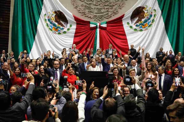 ferbelaunzaran's tweet photo. Ayer no fue el Día del Presidente, sino el Día de la Próxima Presidenta.

¡Qué xingona es @XochitlGalvez! https://t.co/4bxqueDA1h
