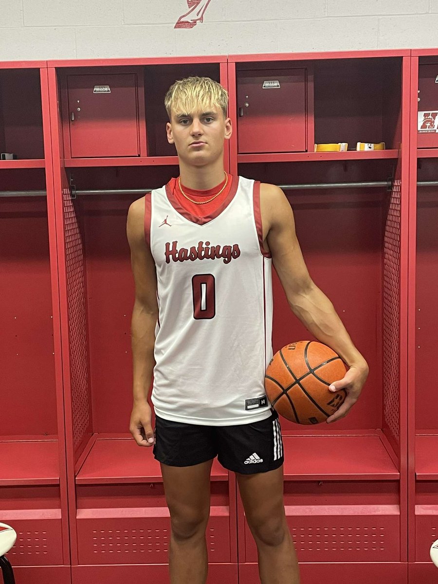 CyleSteffl_5's tweet photo. Had a great visit with @HCBroncoMBB. loved the atmosphere and had great conversations with the coaches! Thank you for the opportunity! 🐴🔴⚪️ https://t.co/ztmdfE03o2