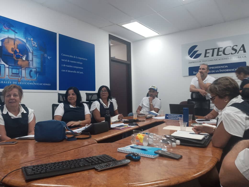 CaryRasero's tweet photo. Efectuado el viernes 1 el Balance Semestral de la VPTI. Identificadas las proyecciones de trabajo. #VPTI https://t.co/frJE9mJsK1