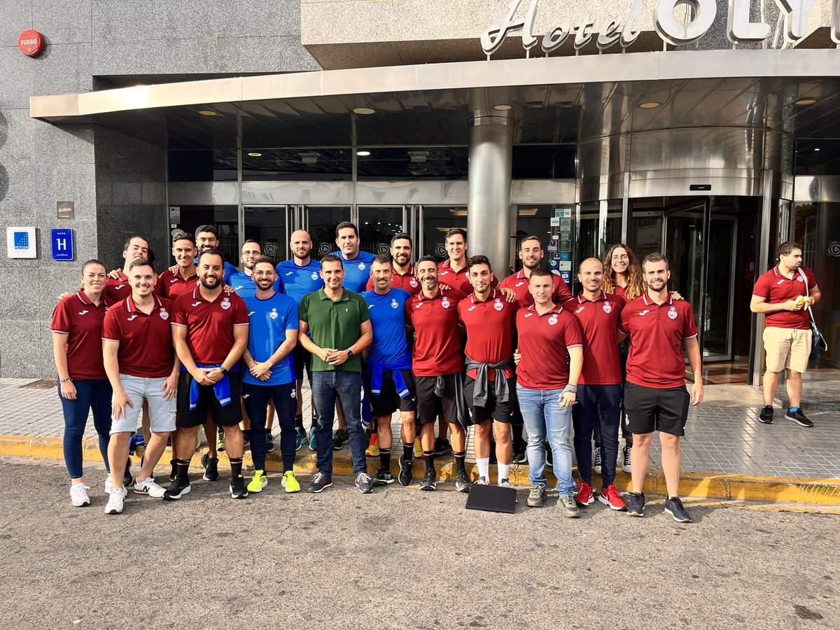 Acompañados por el presidente <a href="/Sebastian090578/">Sebastián Fernández</a> en el inicio de la temporada con el tradicional Stage de pretemporada. 
🏁 Comienza la 23/24
🤾🏽‍♀️🤾🏼‍♂️ Árbitros <a href="/FAndaluzaBM/">Federación Andaluza de Balonmano</a>