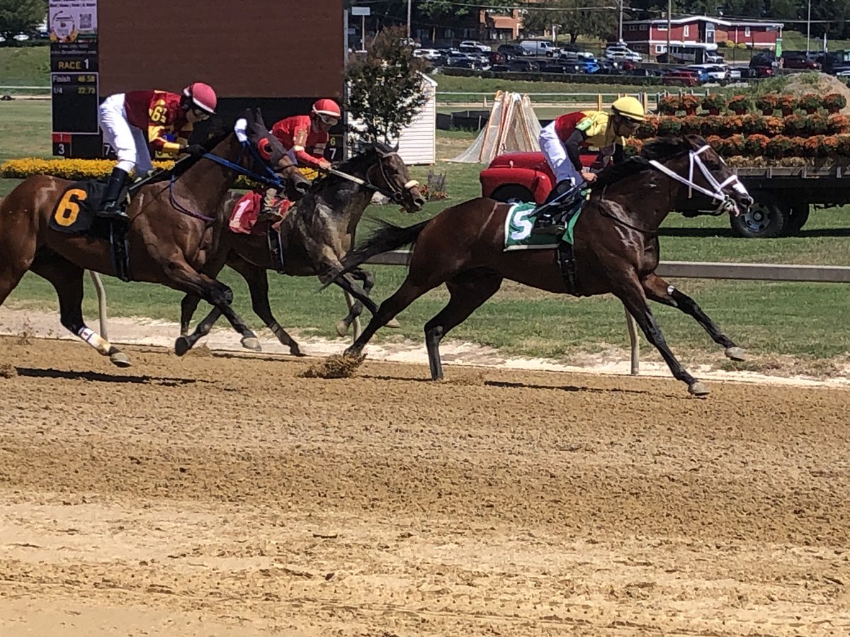 First-timer Bosphorus Blue, 3YO Air Force Blue colt, wins 4F maiden $25K <a href="/MDStateFair/">Maryland State Fair</a> at Timonium to kick off Saturday card. Ridden by <a href="/ACrispin86/">Alexander Crispin</a> for trainer Gina Robb and owner Gokmen Kaya.