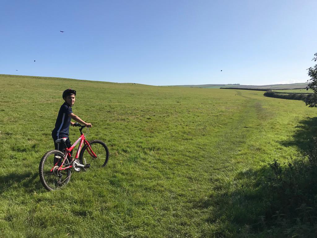 MandyBridge's tweet photo. Nice run this morning with my youngest who joined me on his bike - a bit cross country, @CroydeBay to @putsborough loop ๐โโ๏ธ๐ด #running #bikeride #runwithfamily #SummerVibes #summerholidays2023 https://t.co/PdgG21vrN8