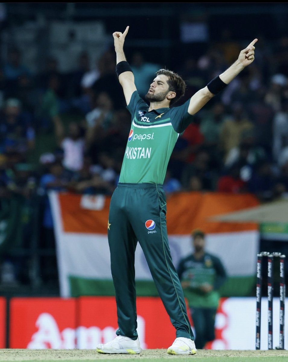Muhamma46371548's tweet photo. what a performance🔥
#INDvPAK #HarisRauf #AsiaCup2023 #ShaheenShahAfridi #Naseemshah #AsiaCup https://t.co/C17duPD0dB