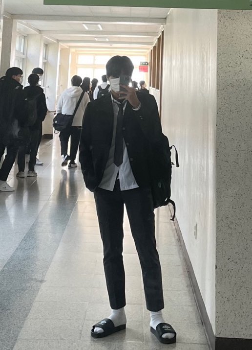 w0500z's tweet photo. 연하연상
고딩대딩
지금 뱅.심됫다고….. https://t.co/QaT3TElhiB