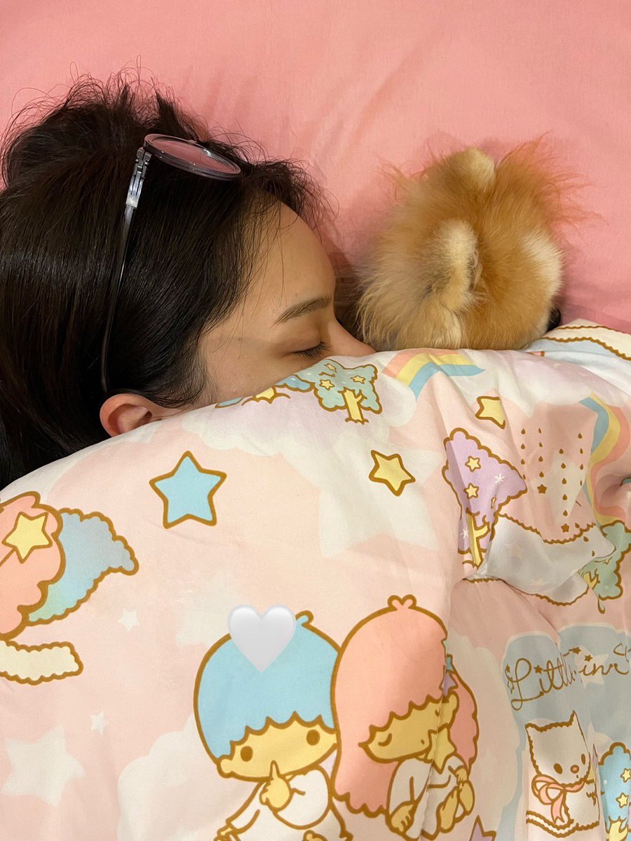mktforally's tweet photo. แว่น ic!berlin นอนทับไม่หักของจริง !
ฝันดีนะคะทั้งคู่เลยยยย 😴🐶🦉
꒰ #ALLY #allynitibhon #แอลลี่ #aprilbar ꒱ https://t.co/kGt1ebuta8