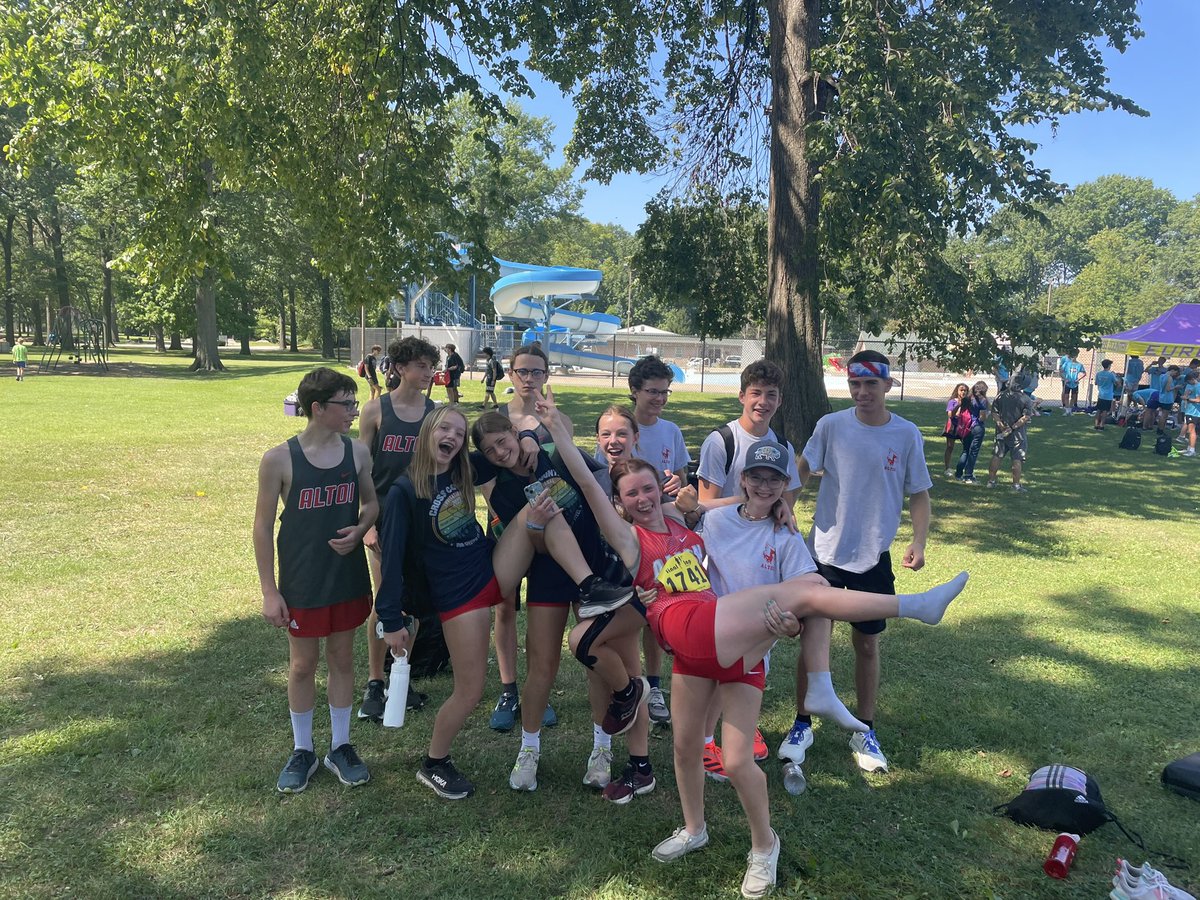What an absolutely amazing day it has been!! Every runner got a PR or SR today at the Granite City invite. Every Running Redbird surpassed our expectations!! Let’s Go Redbirds!!!!