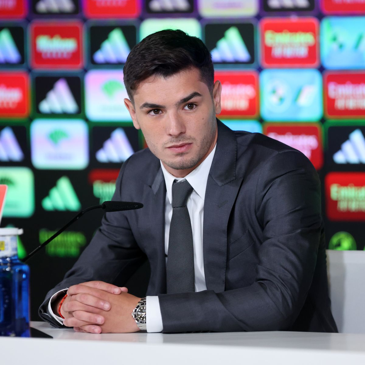 No hay mucha gente que lo diga pero este chico tiene que jugar más, en pocos minutos alboroto el avispero e incluso dejo mano a mano a Fede, es un escándalo.