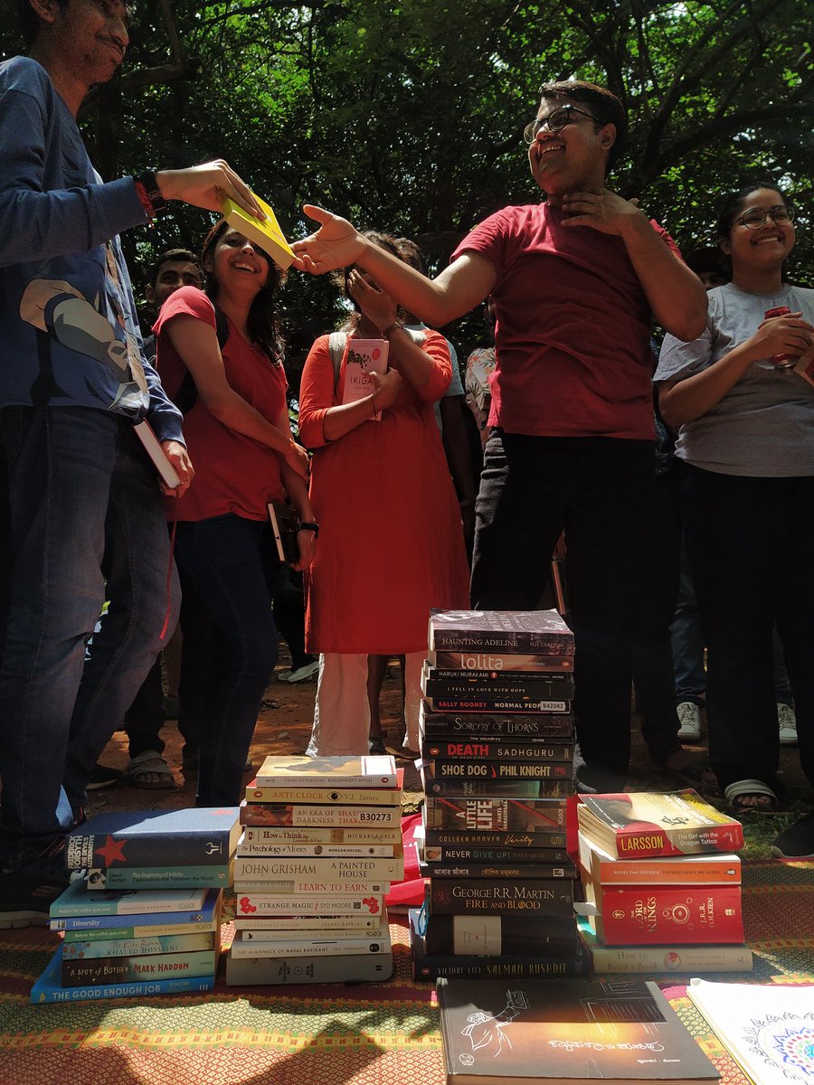 At @cubbonreads, books cover the evergreen grass of Cubbon Park like flowers in spring – offering a radically relaxing distinction to the experience the city offers on weekdays. An undeniably fulfilling way to spend the first half of a Saturday.
