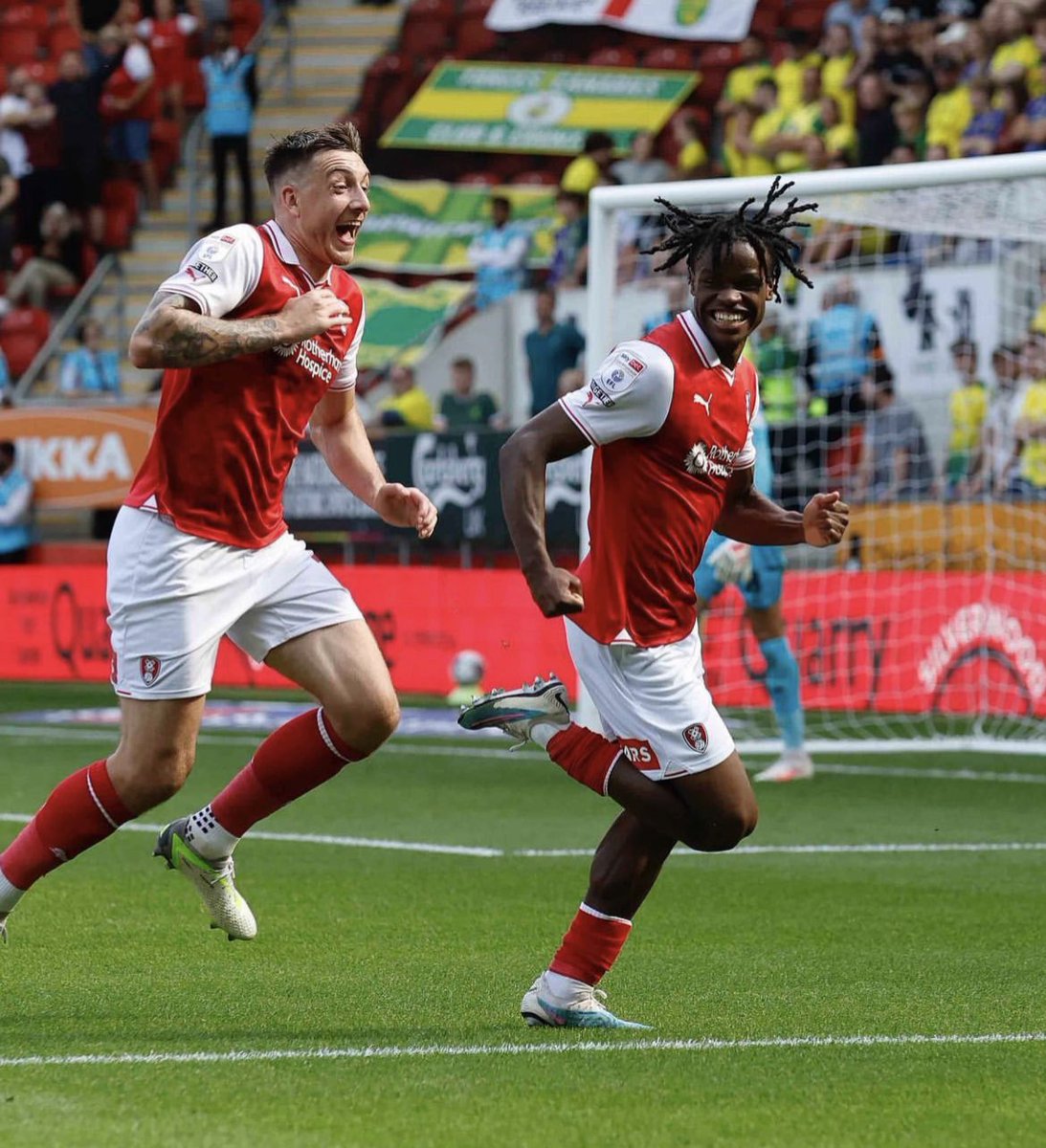 Dexter Lembikisa 💫🇯🇲

9 passes into the final third
3 clearances 
100% aerial duels won 
4/5 ground duels won
1 block
100% successful dribbles
7 ball recoveries 
1 goal

Star in the making ⭐️

#RUFC #wolves