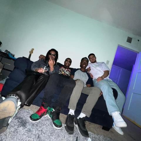 CartierErrl's tweet photo. Rip my brother trent, I wish we had more photos but thank you for your wisdom and guidance these past couple years I love you nigga https://t.co/kKzXlpxUAr