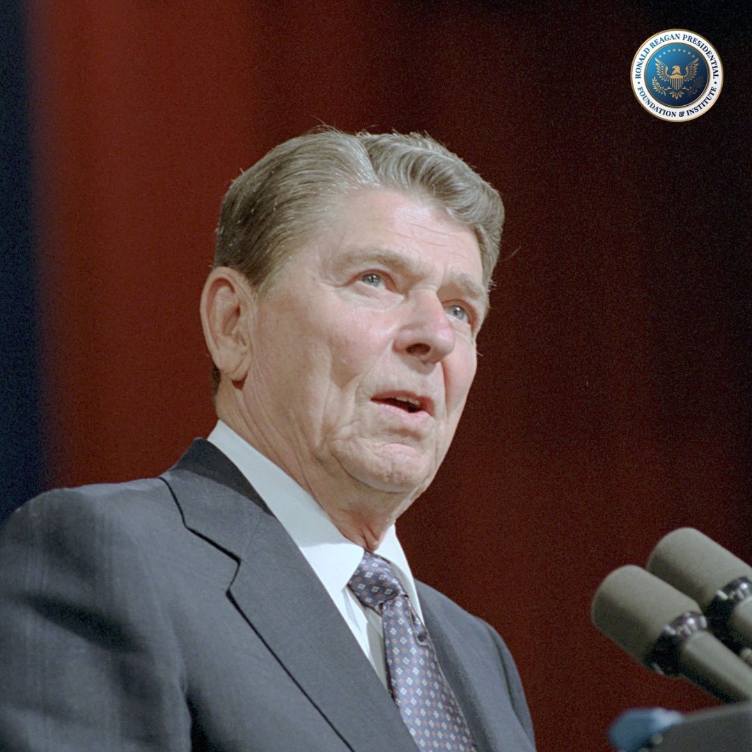 RonaldReagan's tweet photo. “America has been sleepwalking far too long. We have to snap out of it…and that’s exactly what we’re going to do.” #RonaldReagan #BuildingAmerica #GreatCommunicator https://t.co/kb8gylf3aM
