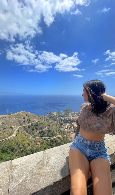 1 pic. Wanna explore the world together? https://t.co/pPfMUkUc1l