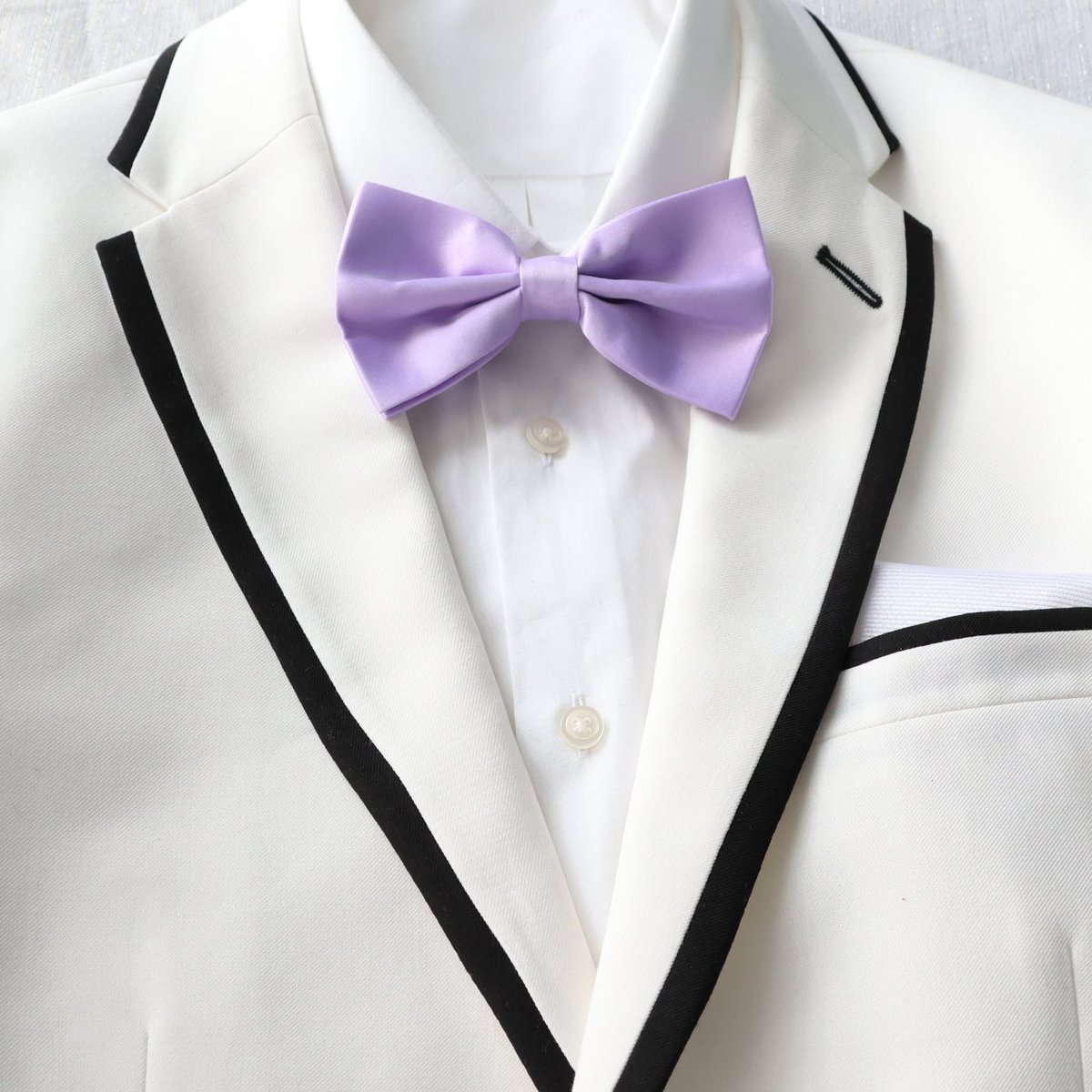 TieMood1's tweet image. Adding a dash of enchantment to your look with this lovely lilac bow tie. 💜 #purpleweddings #purplebowtie #purplewedding #lilacweddings #bowties #bowtie #bowtiesarecool #bowtienation #bowtiestyle #bowtielife #bowtieready #mensstyle #menswear #mensfashion #groomsmen #groomswear #