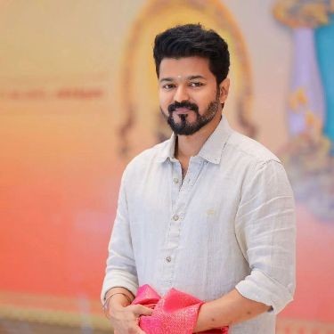 cinimemez's tweet photo. Which is the best offline look #leo #kanguva #vijay #surya #Thalapathy68 #ThalapathyVijay
Like                                     Retweet https://t.co/W6jFSnopWV