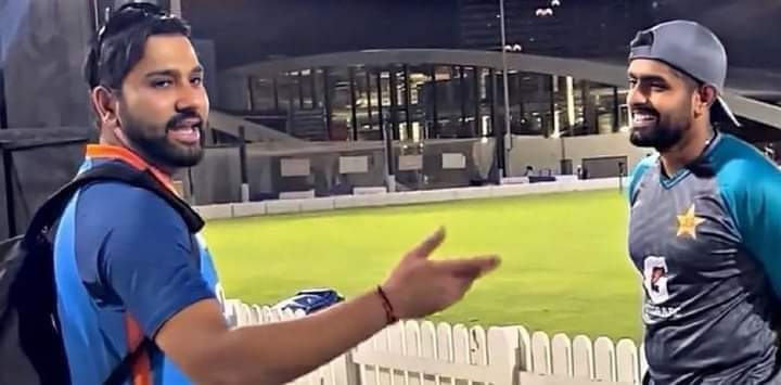 Dipankarroy2015's tweet photo. @ImRo45 ইয়ে বোল রাহা 1 পয়েন্ট লে লো
           1 কুইন্টাল আটা দে দো😆 https://t.co/jGzgpm0EtB
