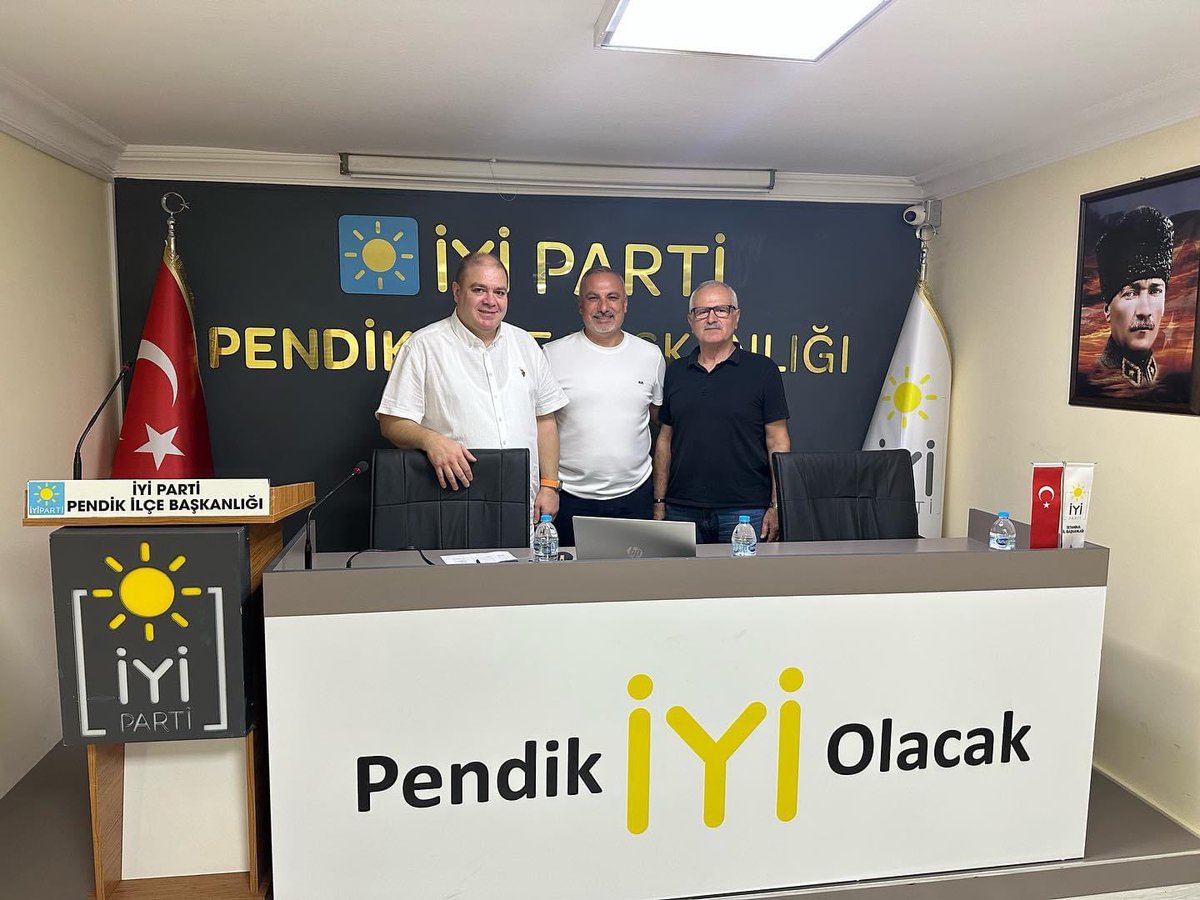 İlçe Bşk. Süleyman Turan liderliğinde, Pendik Bld. Meclis Üyemiz Yılmaz Saraç’ın katılımıyla İlçe Divan Kurulu Toplantımızı gerçekleştirdik. 

Yerel Yönetimlerden Sorumlu İlçe Bşk. Yrd. Turgay Yılgın’ın, Pendik Bld. Meclis Üyeliğini tebrik eder, ilçemize hayırlı olmasını dileriz.