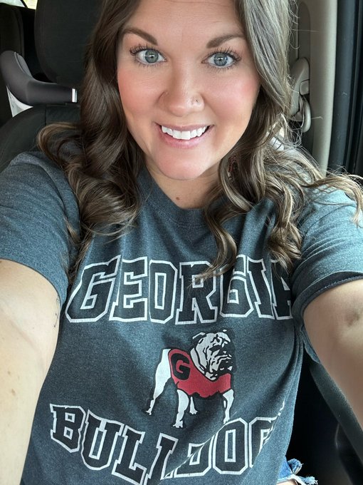 Go Dawgs ❤️🖤 https://t.co/jqid2H655c
