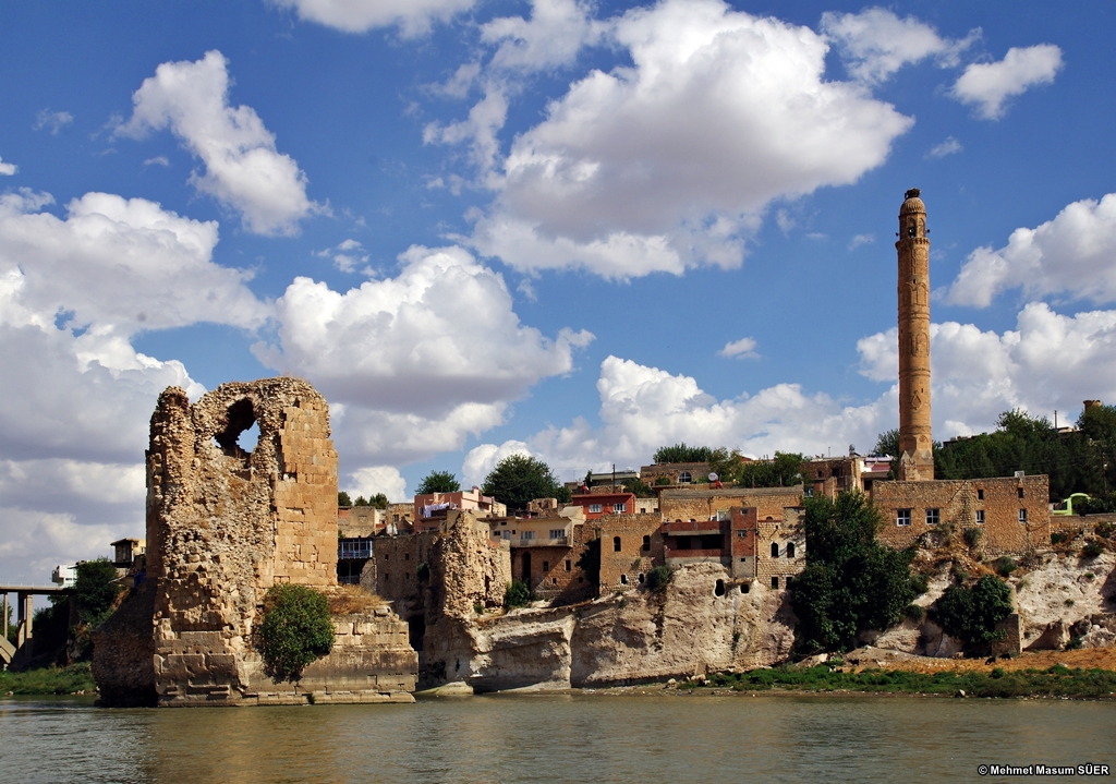 masumsuer's tweet photo. Hasankeyf, 2013 (The historical town of Hasankeyf remained under the water of the Ilısu dam at the beginning of 2020.) #hasankeyf #batman #historic #bridge #landscape #landscapephotography #dokumentary #masumsuer #photo #documentaryphotography #photography #travel #dam #ilisu https://t.co/eyhrUtvtwy