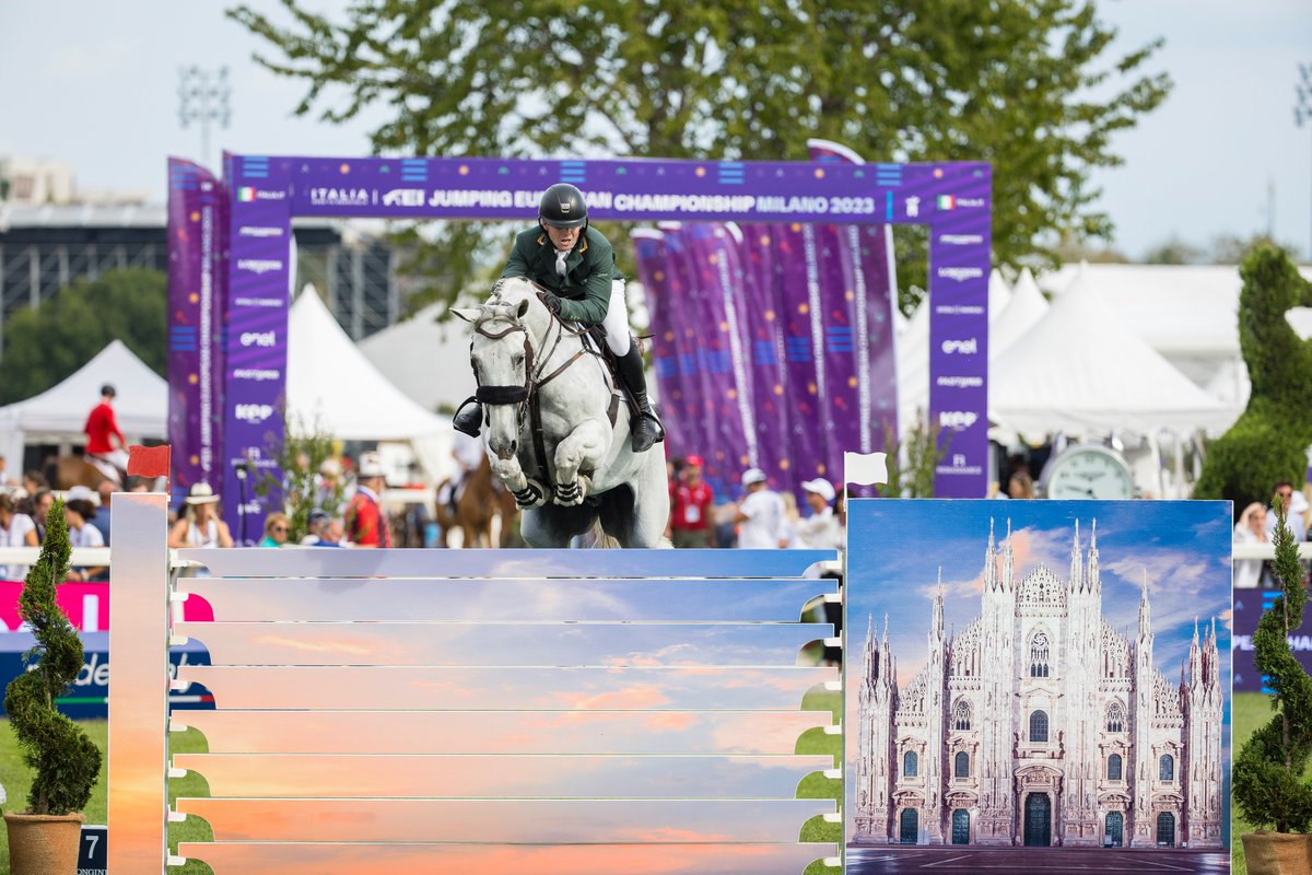 FEI_Global's tweet photo. When the world seems to shine and your horse is divine, that's amore! 💖
Milan has us jumping for joy! 🇮🇹
📸 ©FEI/Leanjo de Koster
#UnitedByEquestrian #FEIJumping #Thatsamore #horselove #MilanMagic #Horselove #JumpForJoy https://t.co/zlVABkHeTw