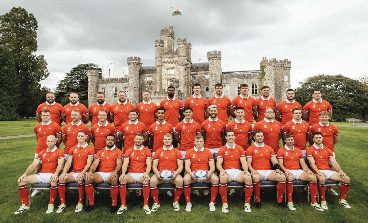 MeirionTweets's tweet photo. Ymlaen Cymru! Beat Fiji next week & we could make the Semis & then you JUST need to win 2 games. Curo Fiji wythnos nesa a gallem gyrraedd y rownd gynderfynol ac yna does ond angen ennill 2 gêm @WelshRugbyUnion #PobLwcCymru #ViveLeCymru #AllezRouges https://t.co/e2Pw8dJpqA