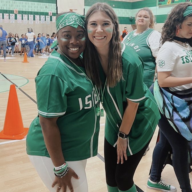 MissLeiendecker's tweet photo. House Rally days will always be my FAVORITE! Yesterday was magical and watching a student from each grade level be recognized for standing out and going above and beyond while getting to have their parents there melted my heart!π #rcahousesystem #ceisibindi #readyforthenextphase https://t.co/ZolbTSNEgM