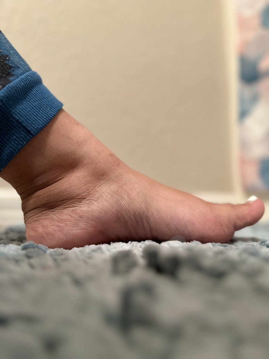 PodiatryBabe's tweet photo. #selling_content #buying_content #feetpicsforsales #feetcontent #feetseller #feet_lovers 

Come buy my Feet Pics! 3 for $9 or 5 for $15! Come help mama get her gorgeous feet pampered later! First 10 people get a special surprise in their inbox 🥰 https://t.co/9PkHFbL1BX