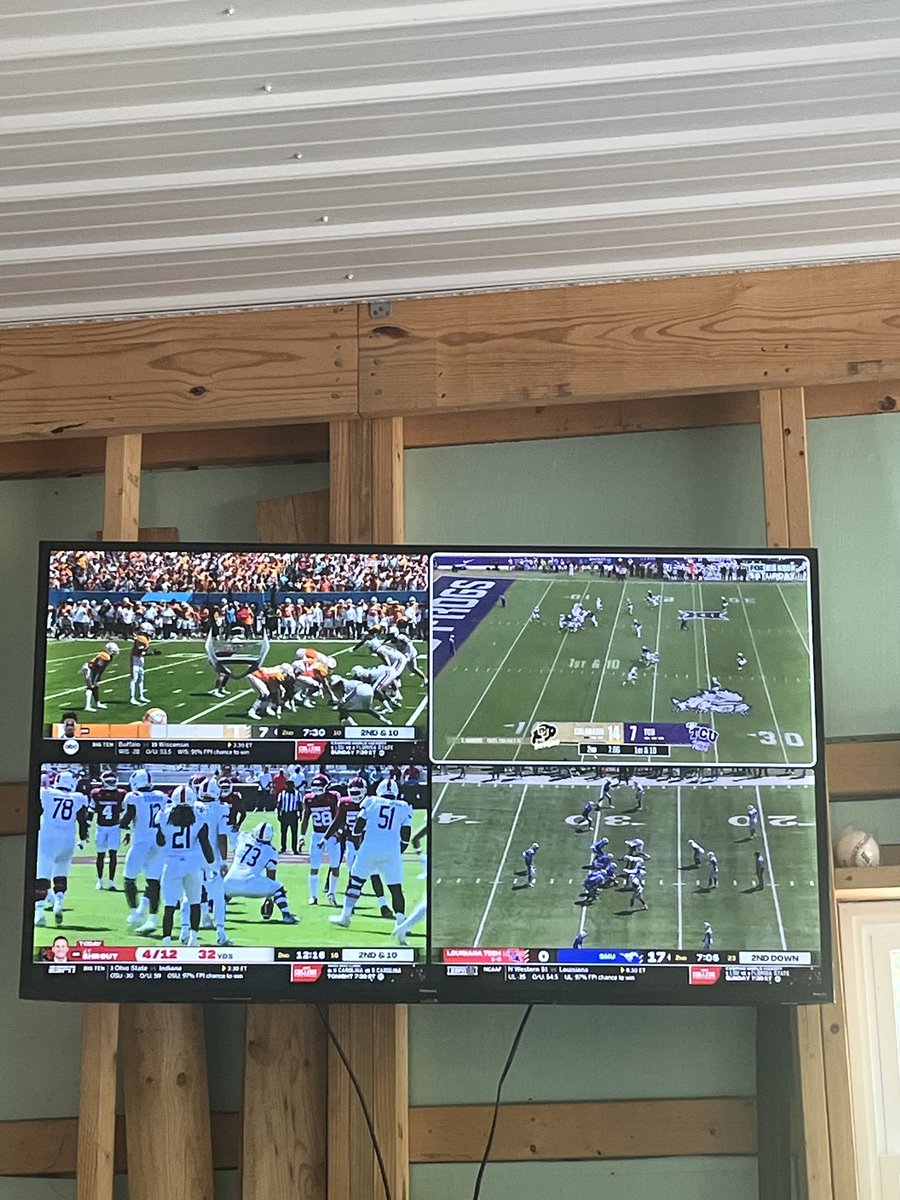 ChrisStowe17's tweet photo. College football is back!! https://t.co/TmStX6gwlP