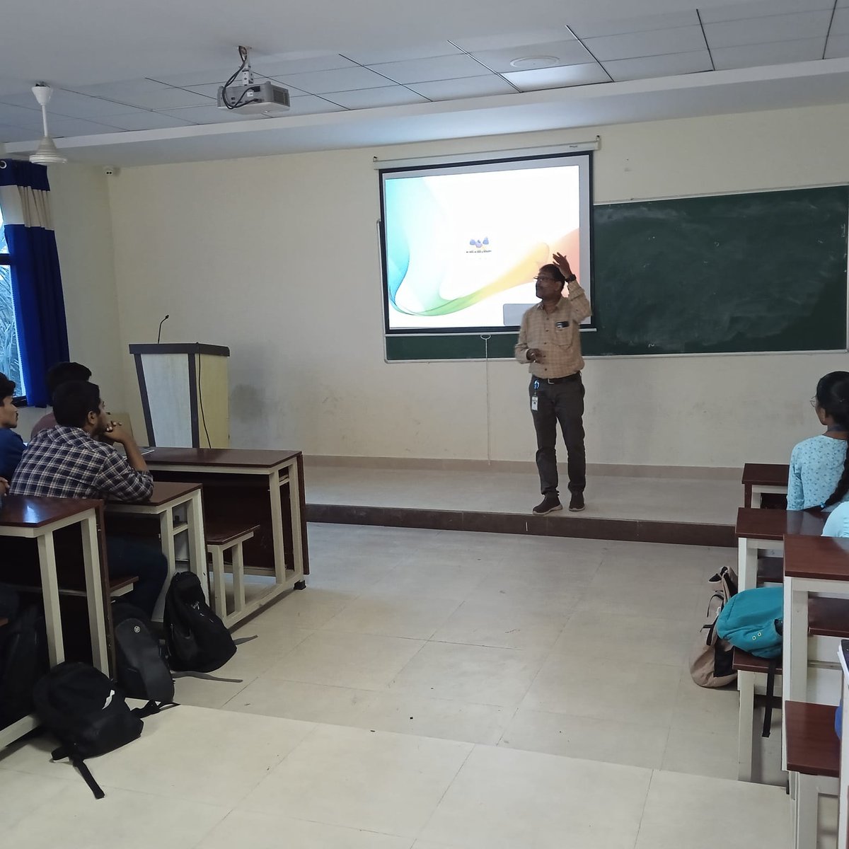 CmrtcCse's tweet photo. An informative session given by Dr K Srujan Raju sir(Dean of Training and Placement and HOD of CSE department),Mr N Bhasker sir(Incharge of Academics) and Dr V Naresh Kumar(T&amp;P officer) #CSE #CMRTC https://t.co/667mplnRzu