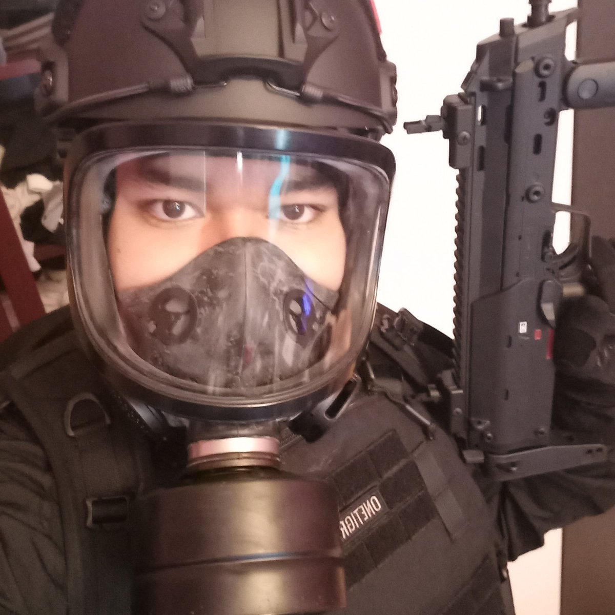 TheVo1dSaint's tweet photo. SWAT https://t.co/WqKUtel4hf