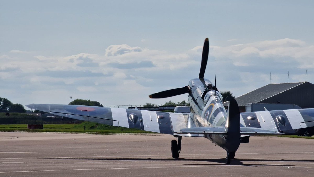 RAFBBMF's tweet photo. Itβs been a busy day for the home team back at RAF Coningsby as AB910 took to the skies today for some more flypasts!
πΈ Luke Barratt
#spitfire #AB910 #flypasts @RAFConingsby https://t.co/lSnDQ2EkWE