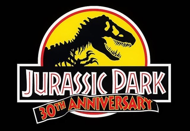 Heute vor 30 Jahren lief JURASSIC PARK in den deutschen Kinos an. Anlässlich des Jahrestages dieses monumentalen Meisterwerks feiern <a href="/gafferlein/">jenny jecke 🤠</a>, <a href="/Mueckerling/">Conrad Mildner | @mueckerling.bsky.social</a> und ich 30 Details/Shots/Merch/Figuren/uvm des Films in einem #PewCast für Jurassic Superfans.
➡️ pewpewpew.de/2023/09/02/pew…