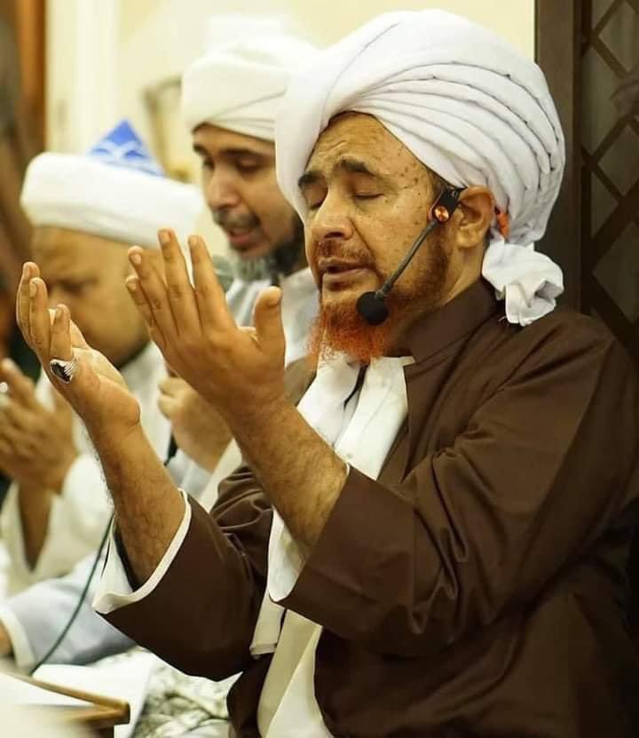 CintaRasulAllah's tweet photo. Habib Umar bin Hafidz Mengatakan terdapat sebab Iman boleh tercabut dari dada.

1. Tidak menghormati Agama Allah

2. Tidak menghormati Sunnah Nabi ﷺ 

3. Tidak menghormati Para Wali Allah 
& Orang orang Solleh.

4. Melalaikan Solat 5 Waktu

5. Tidak Bayar Zakat

6. Merasa diri lebih baik dari orang Lain