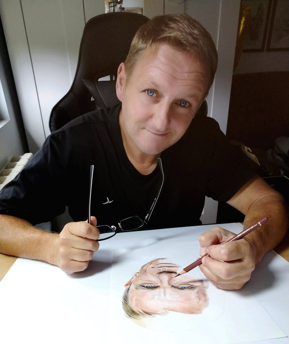 Continuando con el retrato de <a href="/DanielCraig55/">Daniel Craig</a>, si por lo menos supiera que lo está viendo el propio actor.
Espero que os guste.