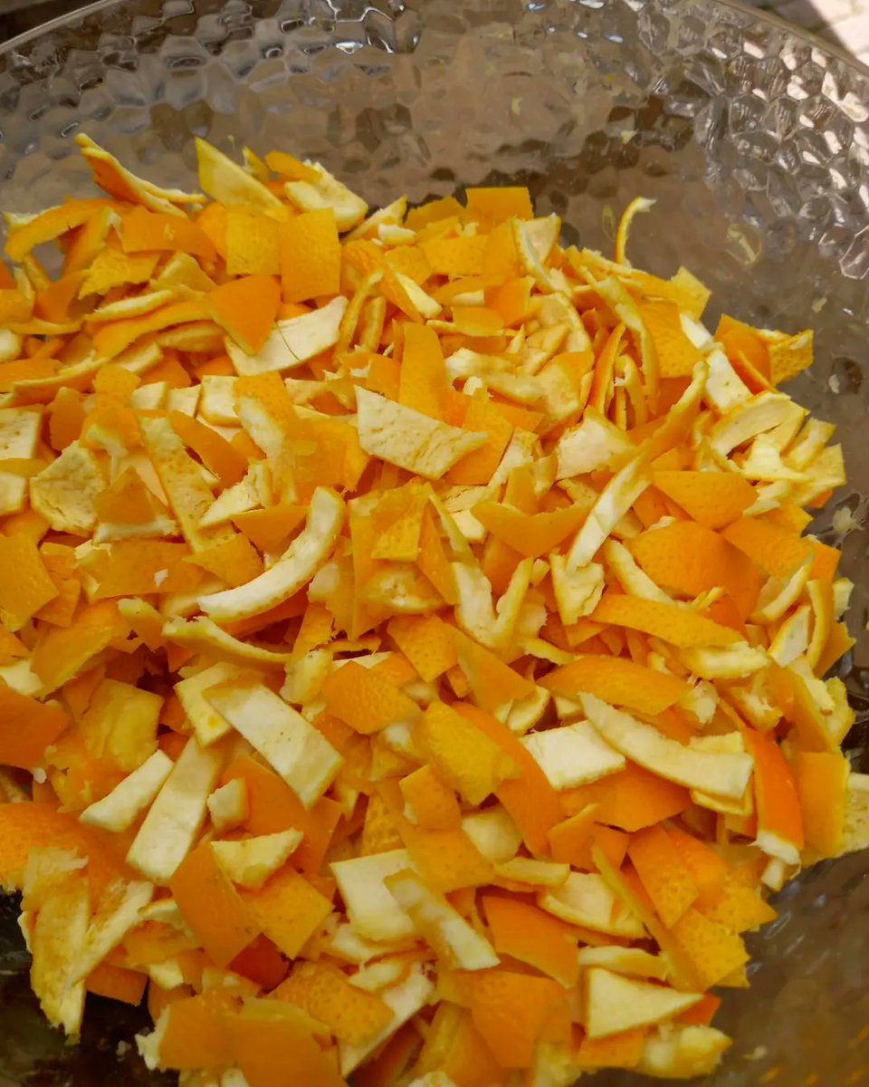 DowntimeBrewin's tweet photo. So.... bit of #Downtime from bringing out another beer but we have another in the tank. Thanks to @JJODriscolls for coming to the rescue with a load of Oranges when our delivery didnt arrive. Brewday was in @FranWellBar with  @7_beverage and should be hitting taps in a few weeks https://t.co/4GirbAHN75