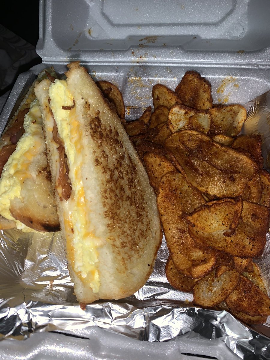 courttthouse's tweet photo. 0500 preflight breakfast is the only thing getting me through the day https://t.co/YkdkBpwbaV