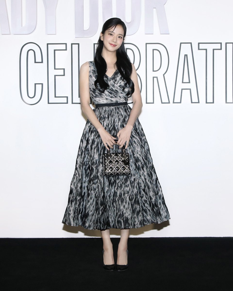 Stars align. Global ambassador for fashion and beauty, JISOO, shines in a #DiorAW23 look by Maria Grazia Chiuri at the #LadyDior Celebration exhibition in Seoul. Stay tuned for more coverage on on.dior.com/lady-dior-cele….