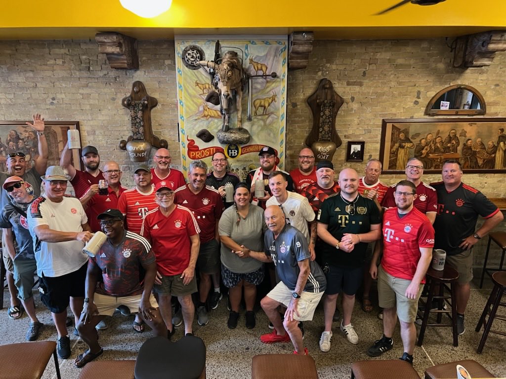 ⁦<a href="/GermanBeerHall/">Old German Beer Hall</a>⁩ Halbzeit Bayern 0 M’gladbach 1 auf Gehts !! ⁦⁦<a href="/FCBayernUS/">🇺🇸 FC Bayern US 🇨🇦</a>⁩
