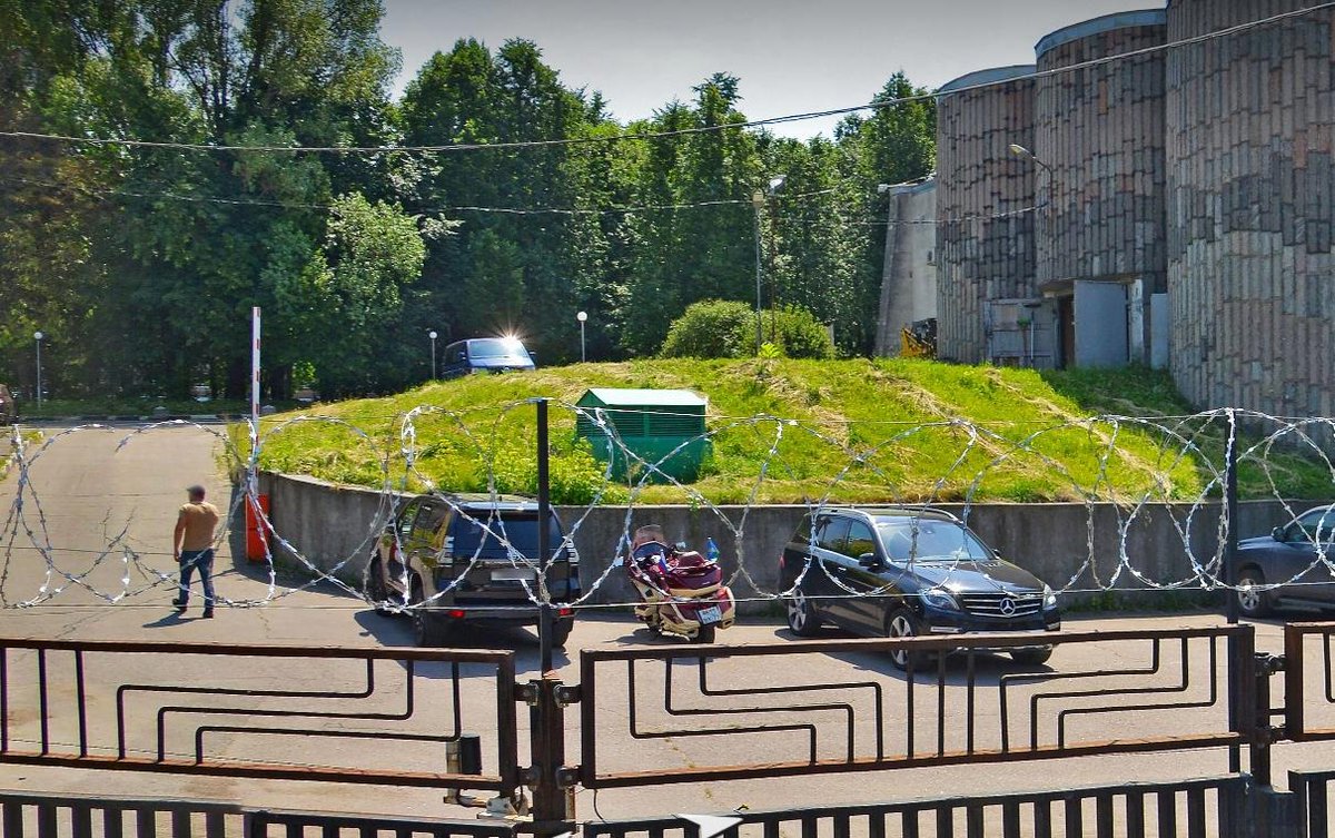 osintjourno's tweet photo. #moscowsecrets
@Ckabusk en ik hebben inmiddels via het minutieus zoeken naar (belachelijk veel!) ventilatieschachten diverse geheime tunnels gevonden die voor zover wij weten nog niet eerder zo nauwkeurig zijn beschreven en in kaart zijn gebracht. https://t.co/6kAwJ6D53e