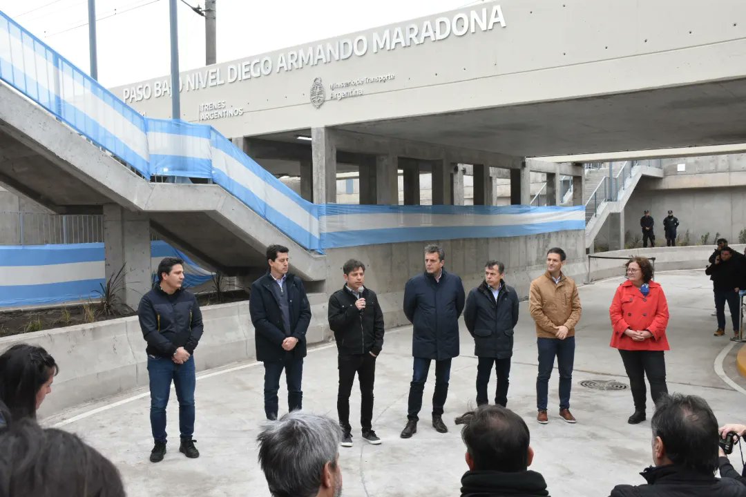MartinMarinucci's tweet photo. ❗️❗️Hoy es otro día importante, donde inauguré junto con @SergioMassa, @Kicillofok, @DiegoGiuliano, @wadodecorrido, @nico_mantegazza y @anavazquez152, el paso bajo nivel "Diego Armando Maradona", en el distrito de #SanVicente. 

#PBNSanVicente
#ElTrenNosUne 🚈 https://t.co/gNDviUgPF0