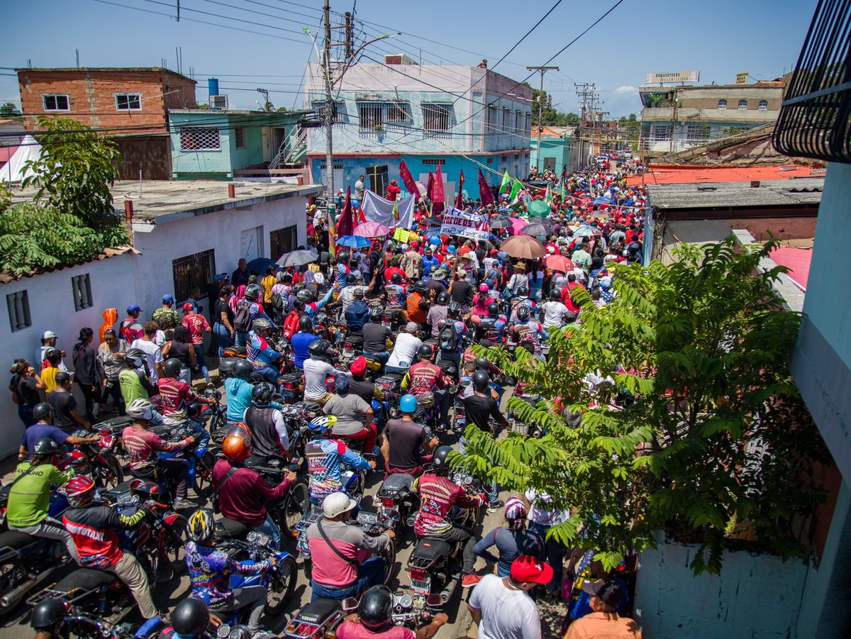El que tenga ojos, que vea!!! 

<a href="/NicolasMaduro/">Nicolás Maduro</a> 
<a href="/luismarcanos/">Luis Marcano</a> 
<a href="/PartidoPSUV/">PSUV</a> 
<a href="/PsuvAnz/">Psuv Anzoátegui</a> 
<a href="/BnaPsuv/">PSUV Barcelona</a>