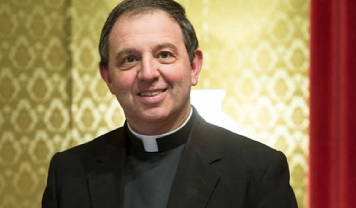 GiancarloDeRisi's tweet photo. A Ventimiglia anche il vescovo fa scandalo. E sapete perché? Monsignor #Suetta è andato alla #FESTA della Lega.
Apriti cielo! I bravi compagnucci si sono resi conto di essere diventati #ininfluenti e l'hanno presa male! https://t.co/JHdHTUEg6D