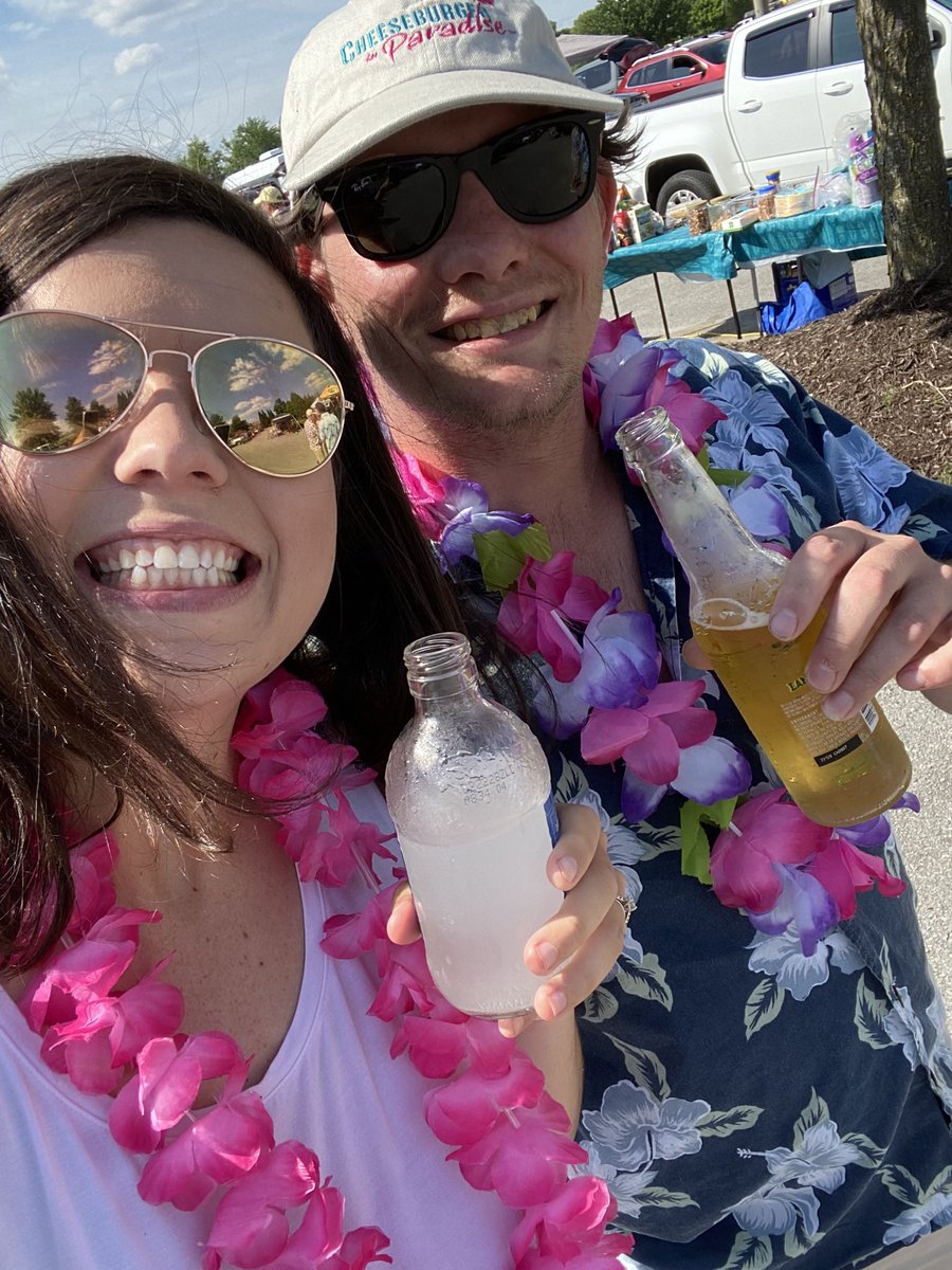 DBarrett36's tweet image. One of the best days of my life. So glad I got to see the great Jimmy Buffett last year. Rest in Paradise Jimmy have fun with the Captain and enjoy all the margaritas!!  Fins Up Forever