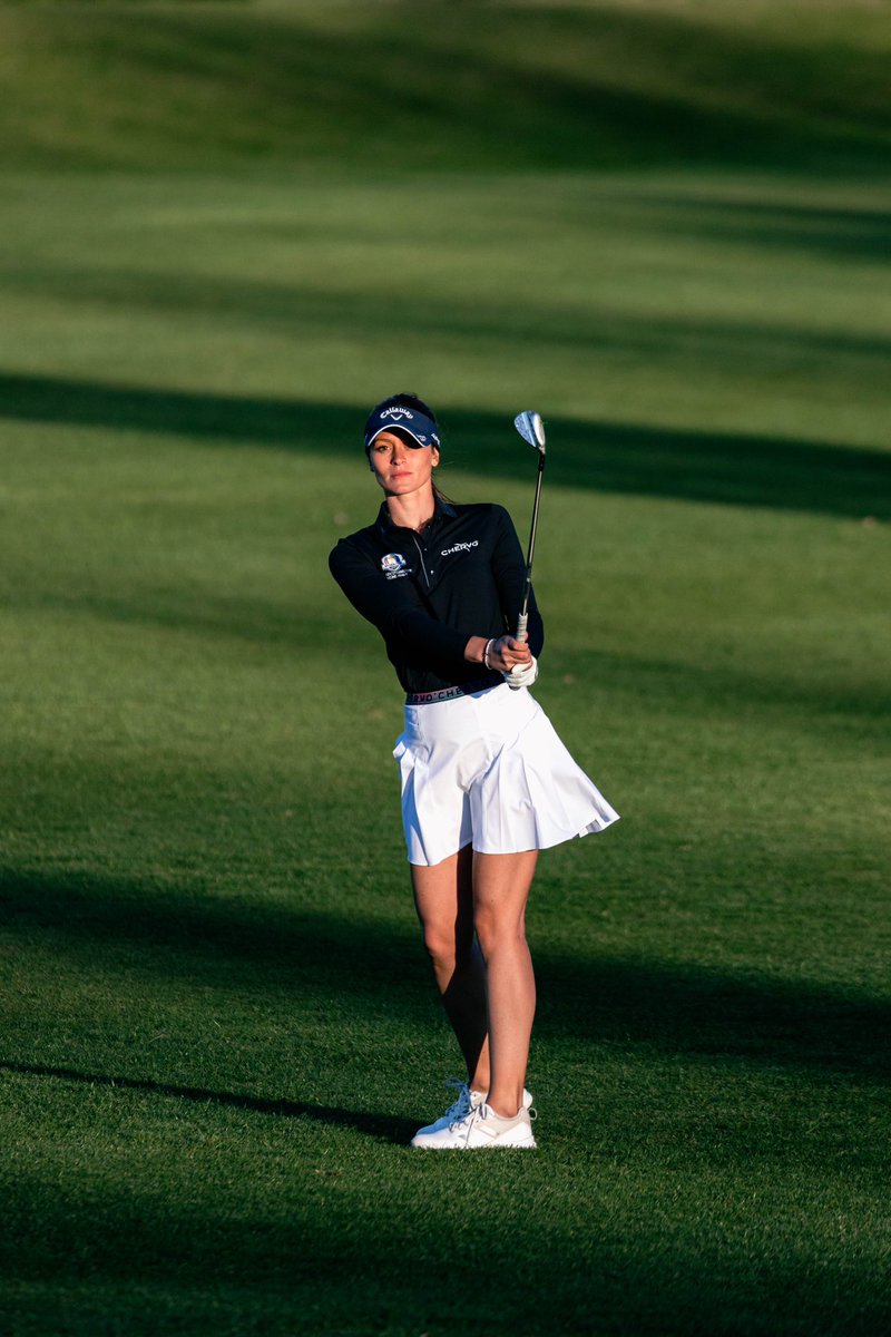 FederGolf's tweet photo. 📍 KPMG Women’s Irish Open
In Irlanda, dopo il terzo giro, conduce 🇳🇱 #VanDam con -15. 🇸🇪 #Pettersson 2/a con -12, 🇮🇳 #Dagar e 🏴 #Hewson 3/e con -11.
🇮🇹 #Fanali 15/a con -7.
@LETgolf #golf https://t.co/x8lGzNmv4m