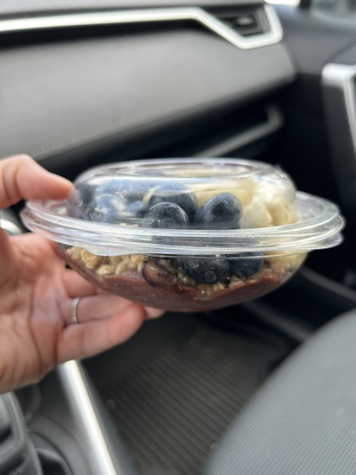 Someone please explain to me how this a&ccedil;a&iacute; bowl was $11 wtf https://t.co/HApIcHjD0c<a href="/tag/throne"class="tags"><span>#throne</span></a><a href="/tag/wishlist"class="tags"><span>#wishlist</span></a>