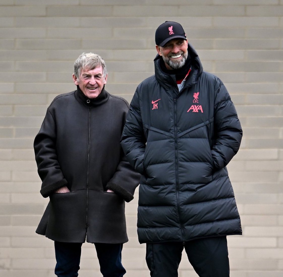 No Liverpool fan can skip this Great picture of two Greats together without a like and rt.<a href="/LFC/">Liverpool FC</a>