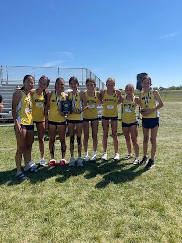Neuqua Valley Girls' XCTF tweet media
